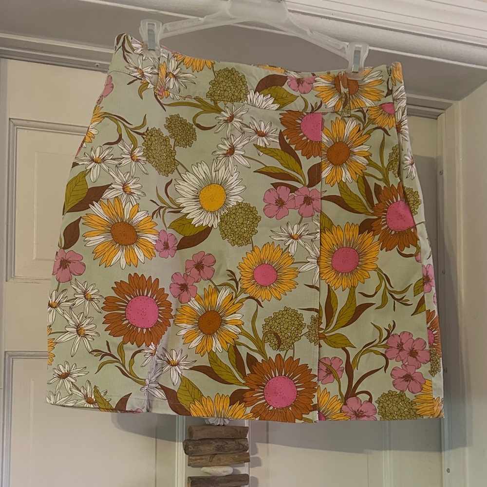 Spartina 449 Floral Mini Skirt in Sage with Pink & Yellow Flowers
